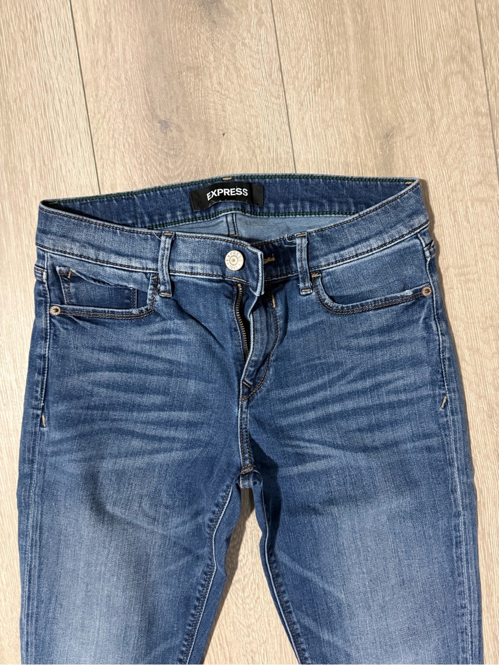 Express Women's Skinny Jeans in Dark Blue Wash size 4L